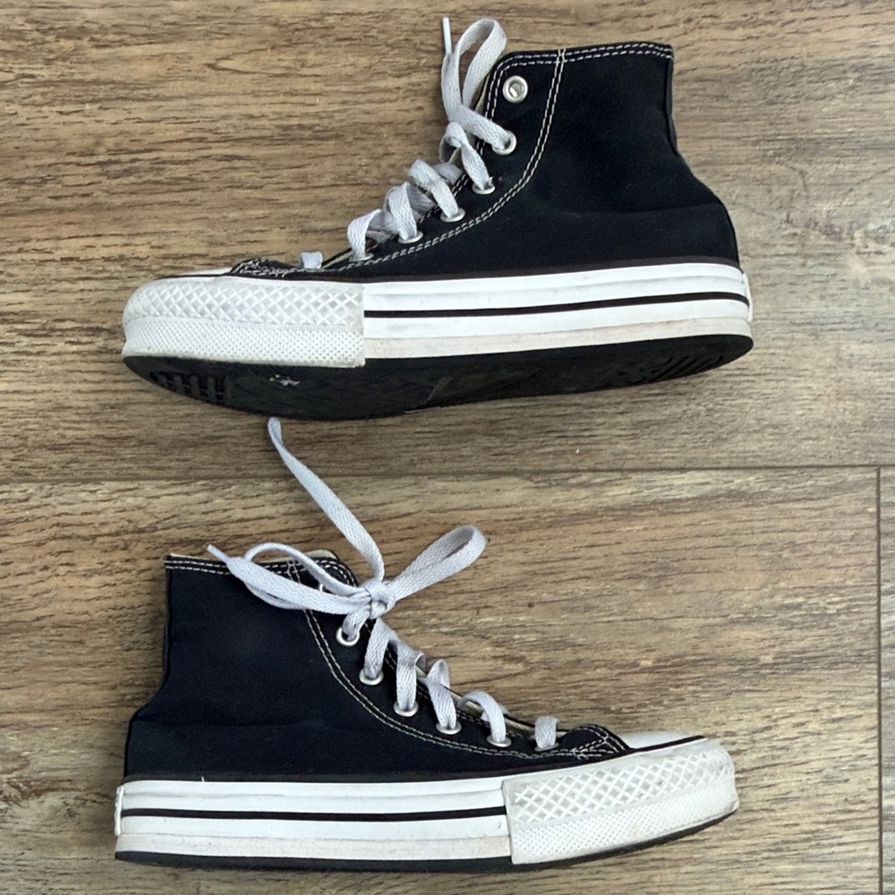 KIDS CONVERSE high tops! - Picture 4 of 4